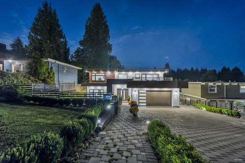 929 Canyon Blvd, North Vancouver, BC, V7R2J9 | Card Image