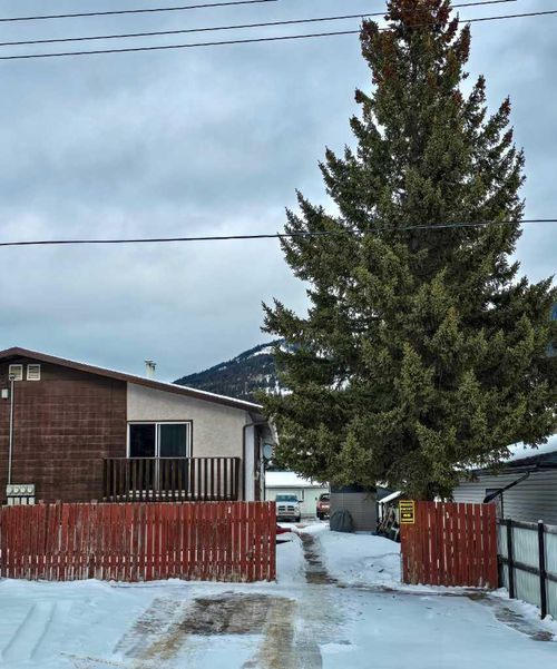 3-11910 21 Ave, Blairmore, AB, T0K0E0 | Card Image