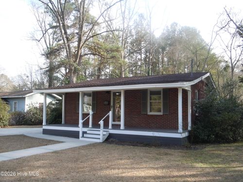100 E Bell St, Tabor City, NC, 28463-2508 | Card Image