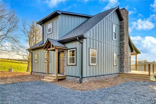 553 Graybeal Calloway Dr, Jefferson, NC, 28640 | Card Image