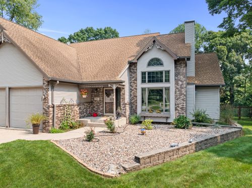 261 Riverwood Dr, Mishicot, WI, 54228-9694 | Card Image