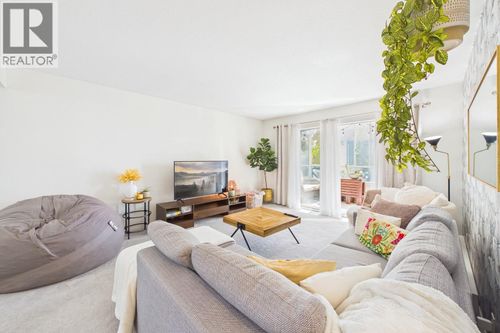 302-987 Klo Rd, Kelowna, BC, V1Y9L2 | Card Image