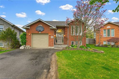 29 Strong Crt, Brantford, ON, N3R7Y4 | Card Image