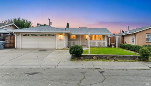 625 Cypress Street, Dixon, CA, 95620 | Card Image