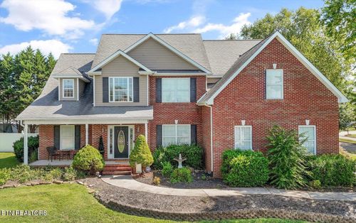 6031 Shannon Valley Farms Blvd, Knoxville, TN, 37918-8186 | Card Image