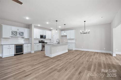 3926 Litchfield Rd, Charlotte, NC, 28211-2012 | Card Image