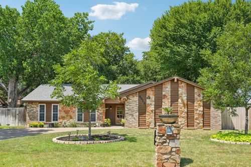 8612 Edgebrook Ter, Benbrook, TX, 76116-7665 | Card Image