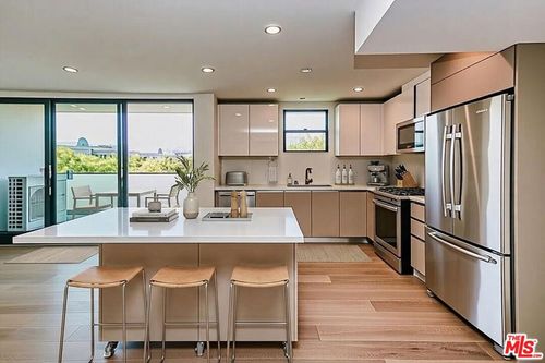 303-328 N Maple Dr, Beverly Hills, CA, 90210-4904 | Card Image