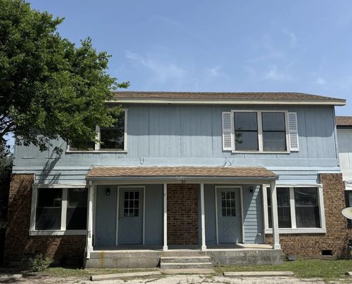 unit-b-103 E Moerbe Dr, Thorndale, TX, 76577-8776 | Card Image