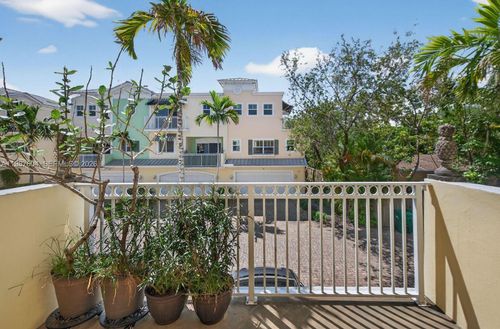 apt-5-630 Se 15th St, Fort Lauderdale, FL, 33316-2665 | Card Image