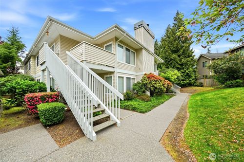 k203-9210 Market Pl, Lake Stevens, WA, 98258-3378 | Card Image