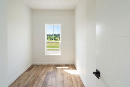 101-156 Park St, Cochrane, AB, T4C3H3 | Card Image