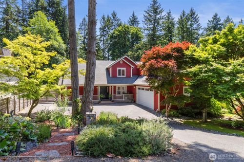 8277 New Holland Ct Ne, Bainbridge Island, WA, 98110-1771 | Card Image