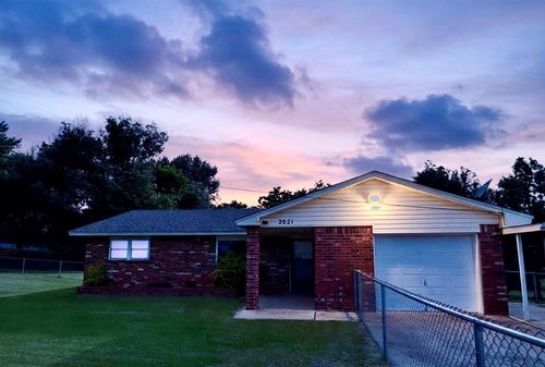 2021 N Draper Ave, Choctaw, OK, 73020-8108 | Card Image