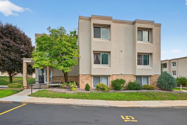 Building 10 | Image 27