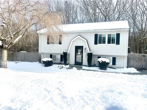 16 Drawbridge Dr, West Warwick, RI, 02893-5579 | Card Image