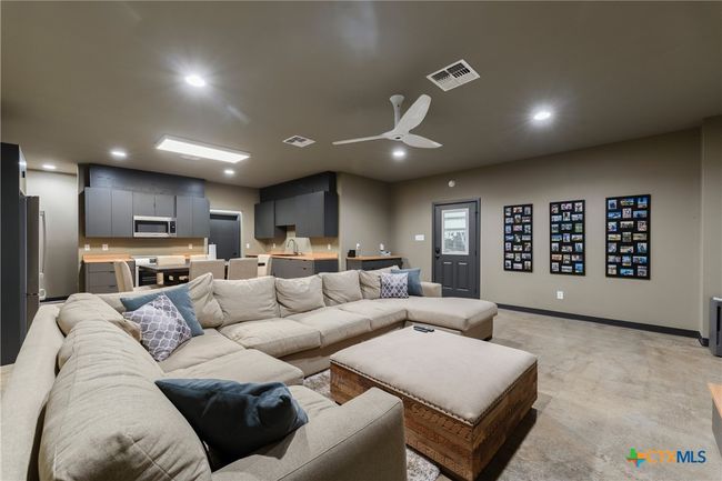 214 Copano Dr, Home with 3 bedrooms, 2 bathrooms and null parking in Port Mansfield TX | Image 6