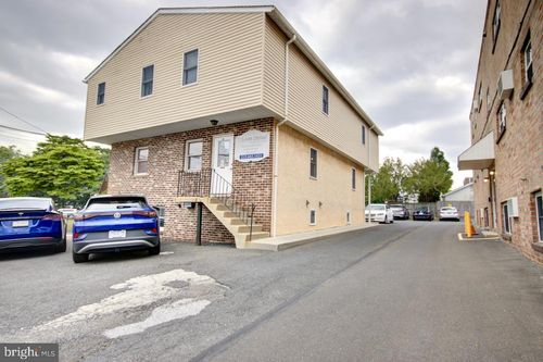 10 Shady Ln, JENKINTOWN, PA, 19046-4289 | Card Image