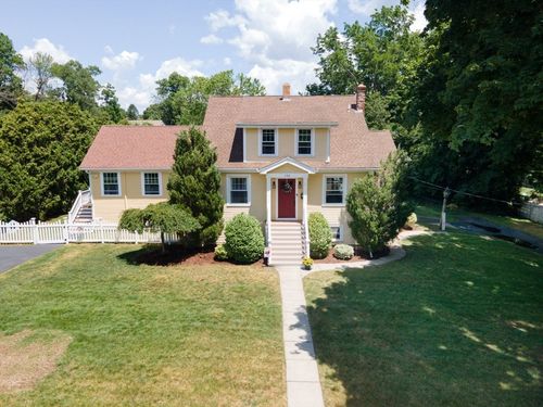 126 Grove Ave, Somerset, MA, 02726-5304 | Card Image
