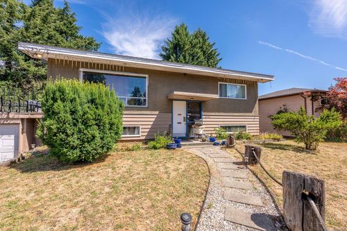 4732 Oakridge Dr, Courtenay, BC, V9N6A8 | Card Image