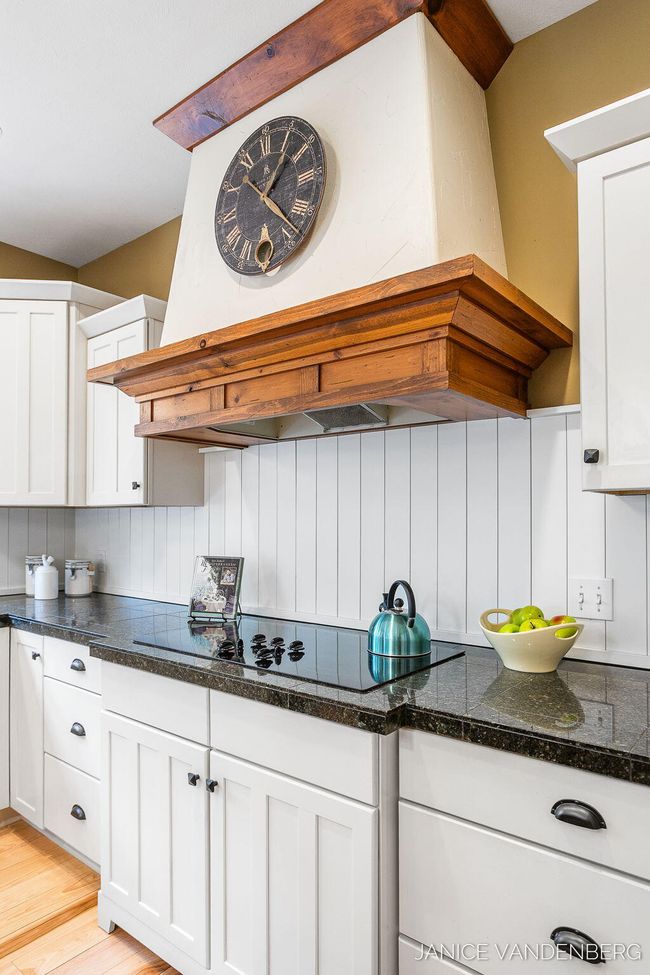 30-web-or-mls-3022-jamesway-ave | Image 17