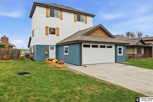 840 Lakeshore Dr, Lincoln, NE, 68528-1415 | Card Image