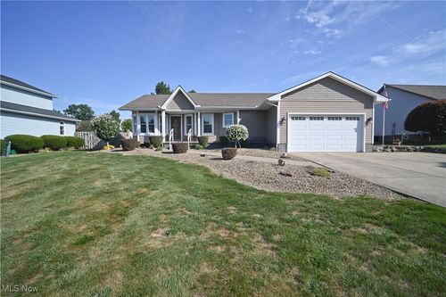 6856 Berry Blossom Dr, Canfield, OH, 44406-9635 | Card Image