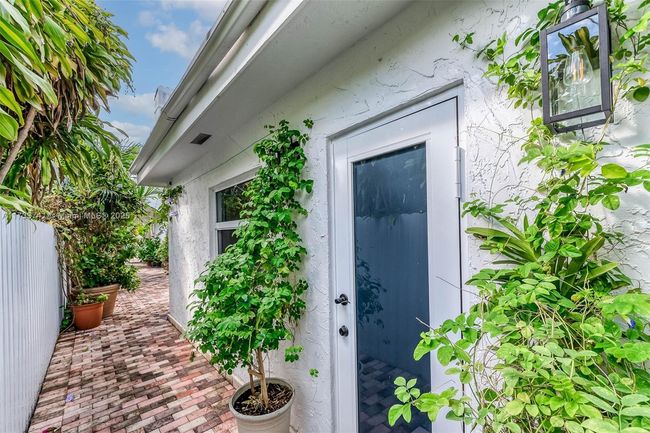 2341 Sw 16 Th Ter, House other with 4 bedrooms, 5 bathrooms and null parking in Miami FL | Image 37
