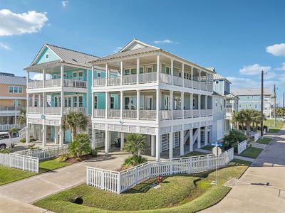 11382 Beachside Drive, House other with 4 bedrooms, 3 bathrooms and null parking in Galveston TX | Image 1