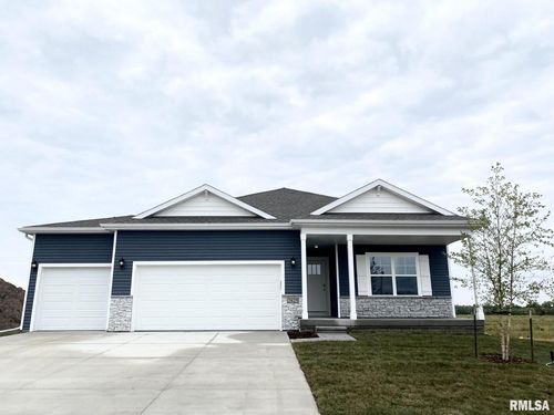 2825 Prairielight Dr, Hiawatha, IA, 52233-2801 | Card Image