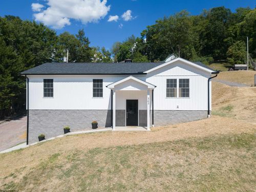 343 E 1st St, Weston, WV, 26452-1953 | Card Image