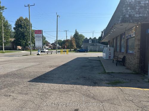 3-988 North St, Dresden, ON, N0P1M0 | Card Image