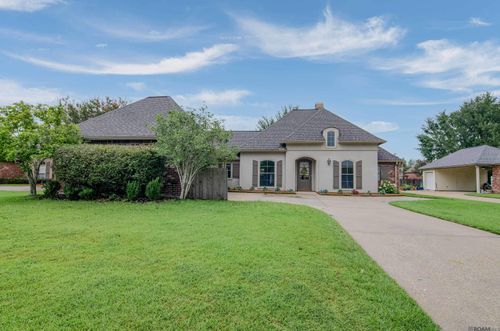16443 Majestic Oak Dr, Prairieville, LA, 70769-4838 | Card Image
