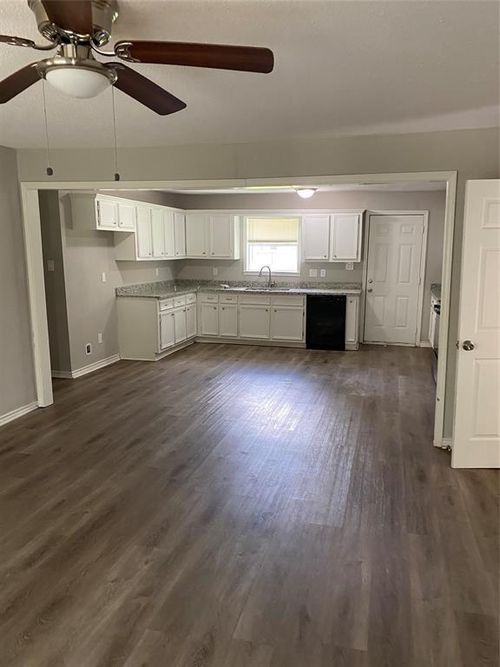 1216 Gifford Rd, Angleton, TX, 77515-9326 | Card Image