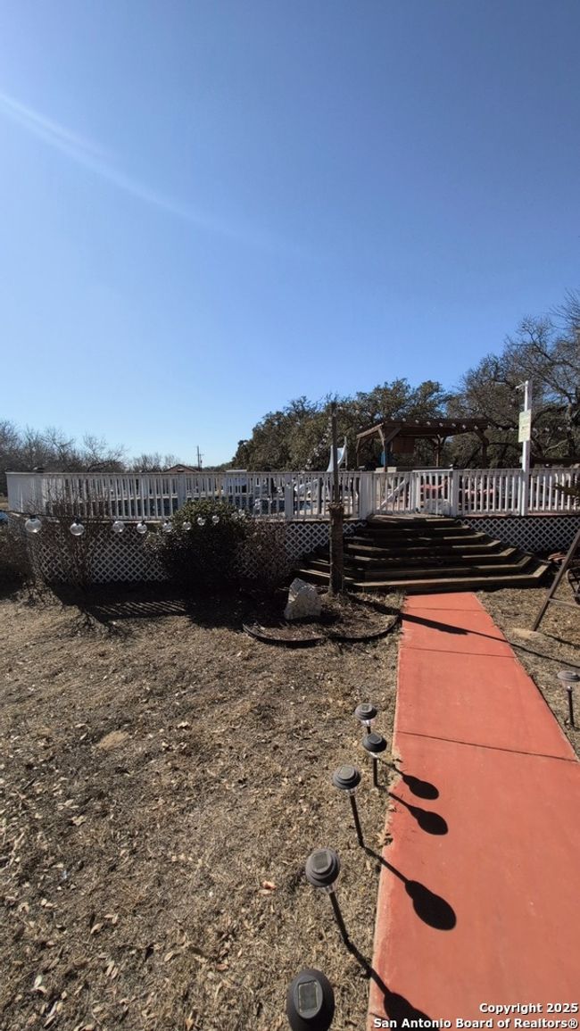 670 Quail Run, House other with 4 bedrooms, 3 bathrooms and null parking in Lytle TX | Image 15