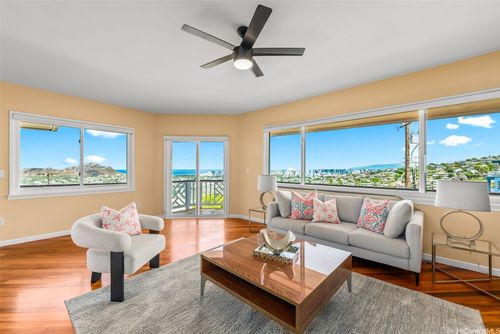 1703 Paula Dr, Honolulu, HI, 96816-3935 | Card Image