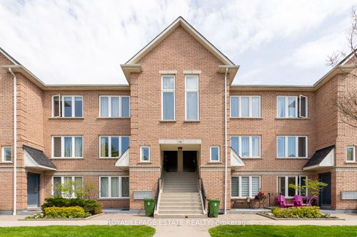 201-76 Aerodrome Cres, East York, ON, M4G4J1 | Card Image