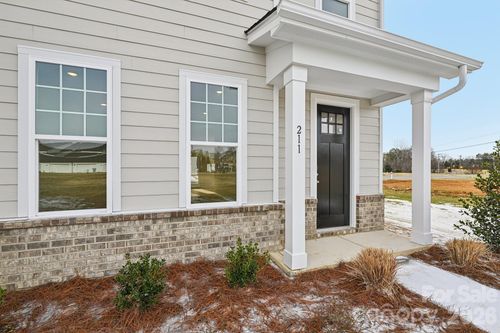 13-201 Vanguard Ln, Gastonia, NC, 28056-8746 | Card Image