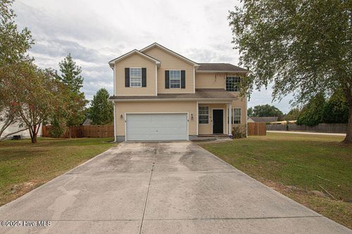 106 Briar Hollow Dr, Jacksonville, NC, 28540-8827 | Card Image