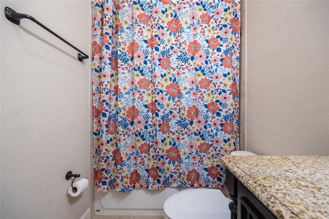 Hall Bathroom | Image 31