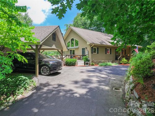 39 Maplewood Dr, Maggie Valley, NC, 28751-8879 | Card Image