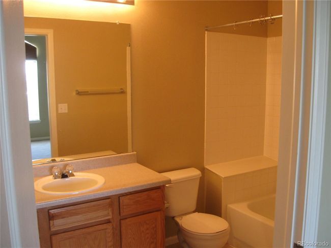 8338 Stonybridge Cir, Townhouse with 2 bedrooms, 3 bathrooms and 2 parking in Highlands Ranch CO | Image 19