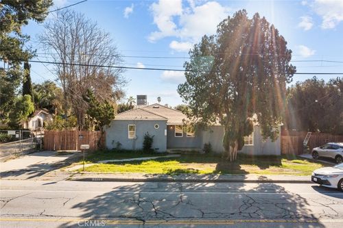 15428 Roxford St, Sylmar, CA, 91342-1303 | Card Image