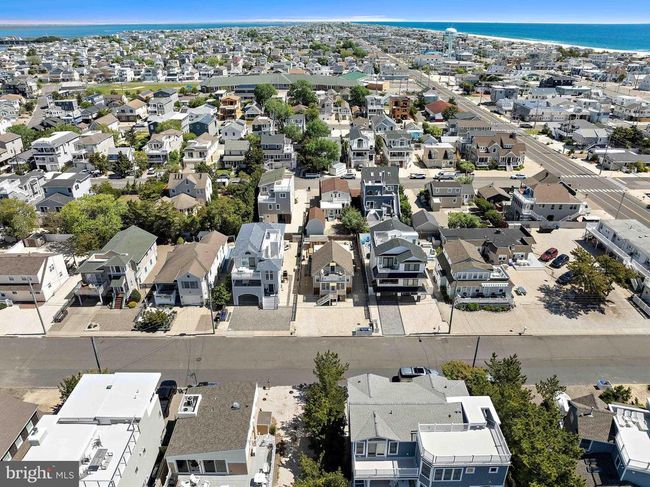 215 W 23 Rd St, House other with 3 bedrooms, 1 bathrooms and null parking in SHIP BOTTOM NJ | Image 47