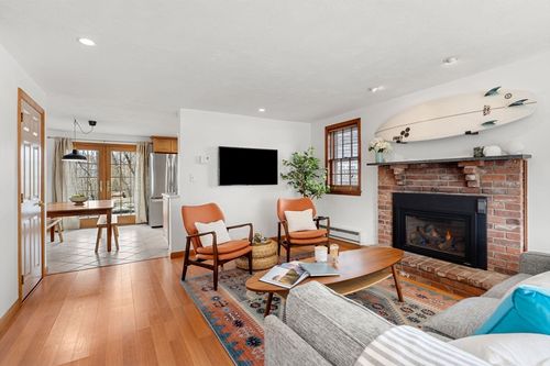 23-23 Hillside Ave, Marblehead, MA, 01945-2510 | Card Image