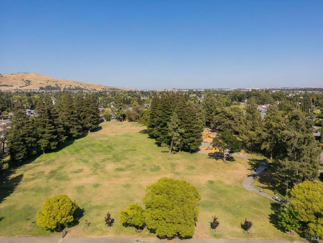 401 Arlington Circle, House other with 4 bedrooms, 3 bathrooms and 4 parking in Fairfield CA | Image 28