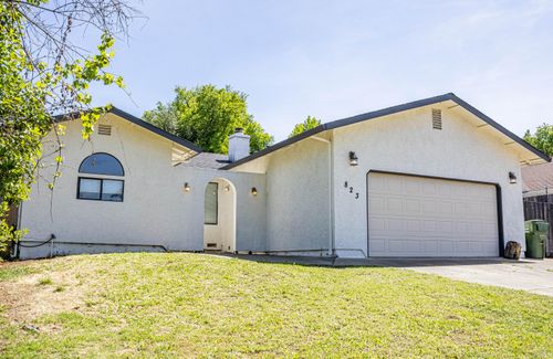 823 Spaniel Dr, Redding, CA, 96003-4547 | Card Image