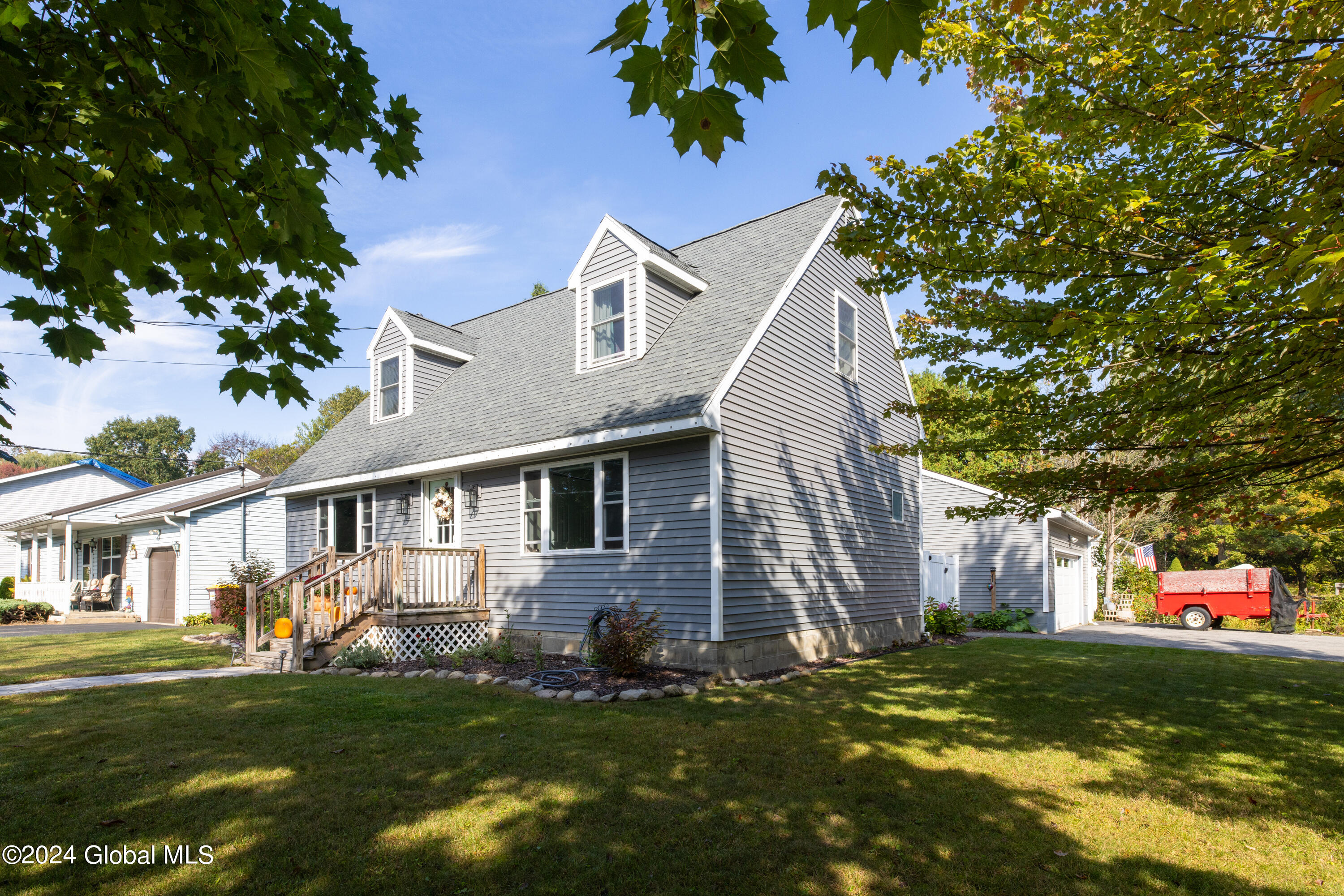 Arlington St, Glens Falls, NY 12801