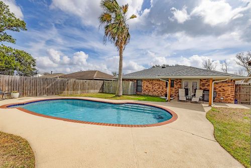 313 Louis Dr, Houma, LA, 70364-2208 | Card Image
