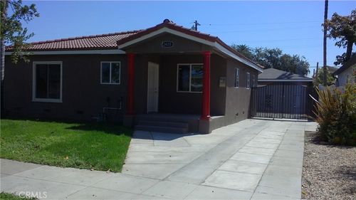 2420 Maine Ave, Long Beach, CA, 90806-2923 | Card Image